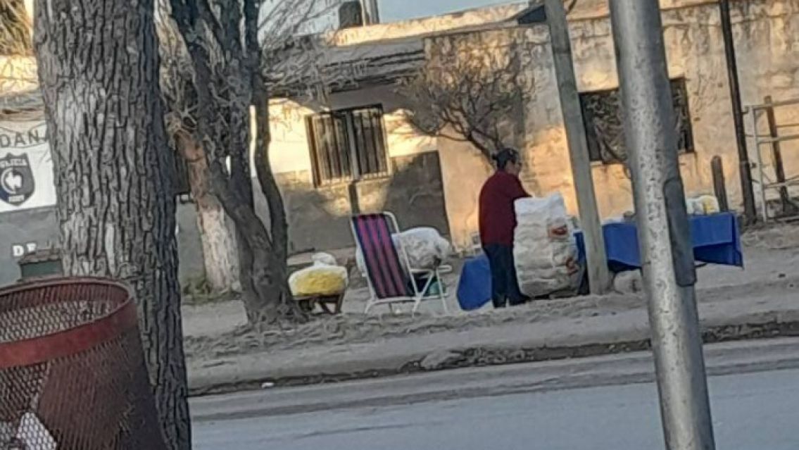 Entre el viento y el az�car: la juje�a que nunca falta a su trabajo en Alto Comedero