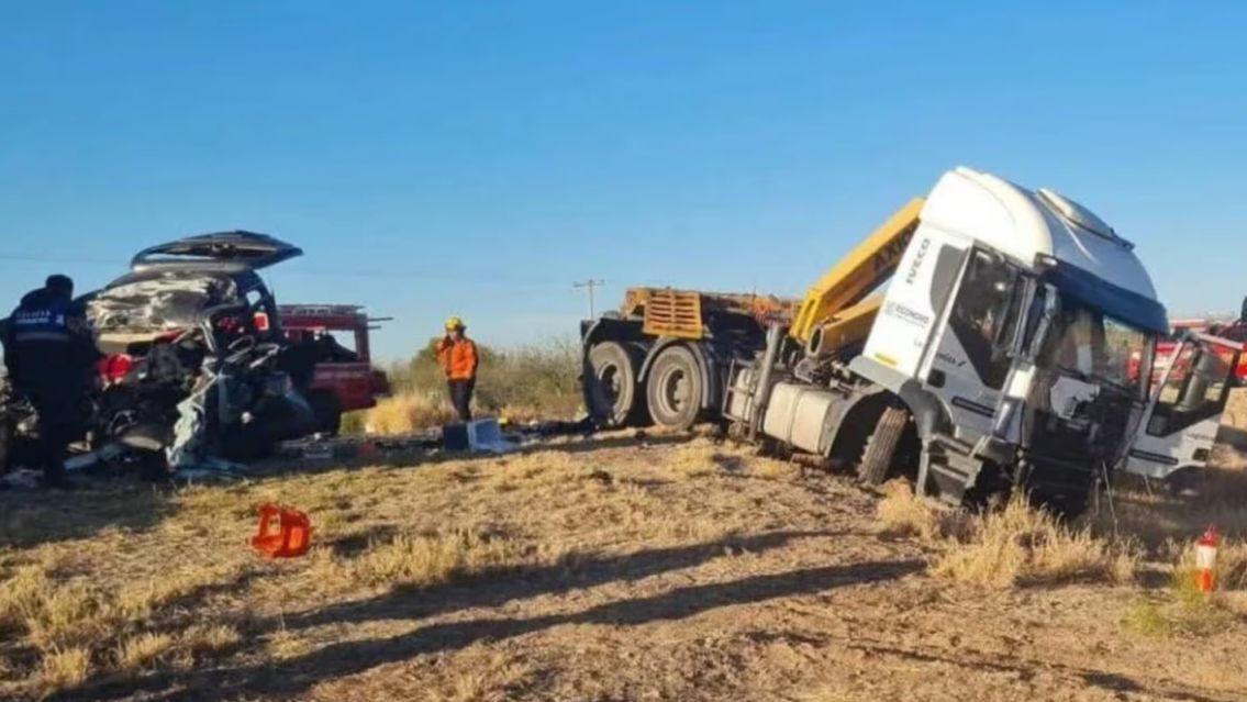 Terrible choque en plena ruta: hay tres muertos y dos nenas heridas