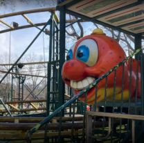 Un nene de dos años sufrió una fractura tras caerse de un juego en un parque