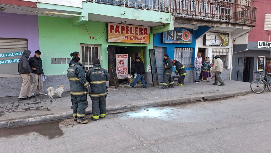 "Salió corriendo con la garrafa a upa": jujeño quiso salvar su negocio pero terminó gravemente herido