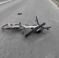 Cami&oacute;n se llev&oacute; puesto a un ciclista y el chico muri&oacute;