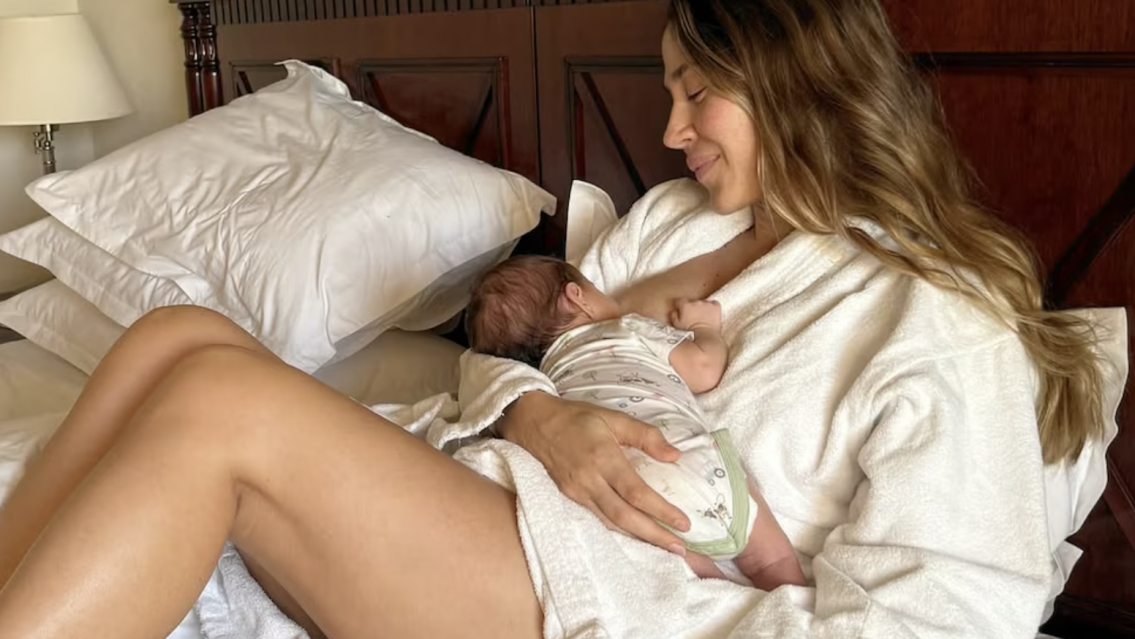 La extra�a figura que apareci� en la foto de Jimena Bar�n con sus hijos