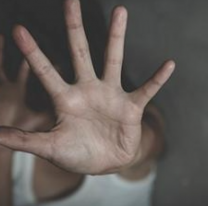 Jujeña volvía a su casa por un puente cerca de la Terminal y un hombre le hizo lo peor