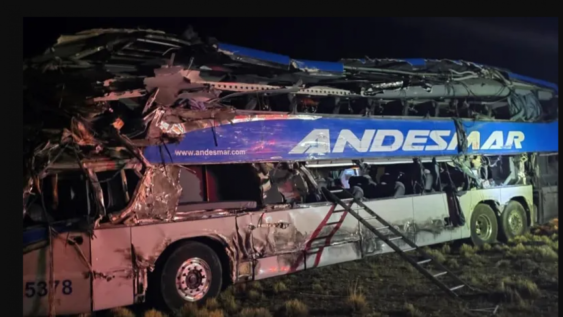 Volcó un colectivo que venía a Jujuy: hay cuatro muertos