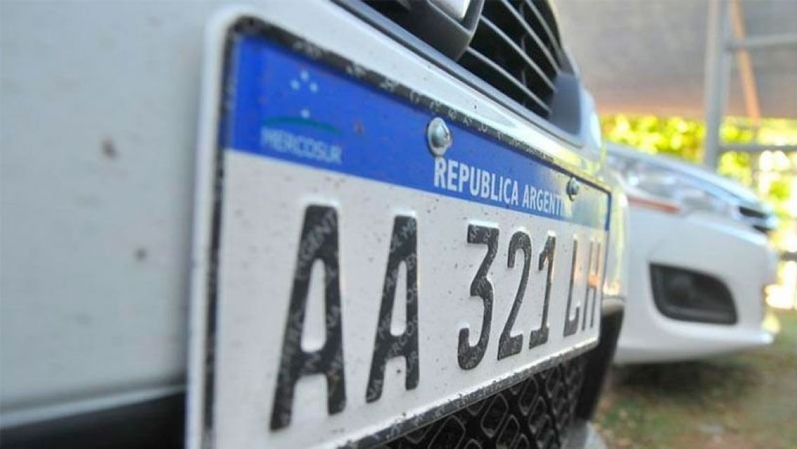 Desde septiembre se normaliza la entrega de chapas patentes en todo el país