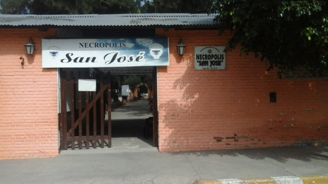 El cementerio de Perico se llen� de adictos: van a morir rodeados de tumbas