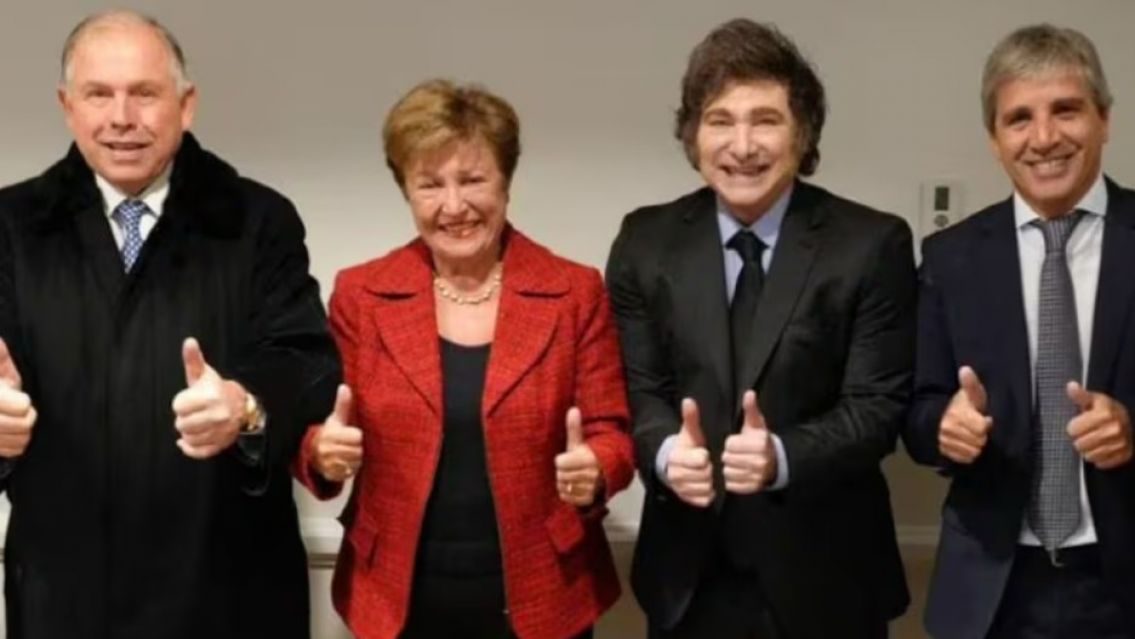 Argentina pas� la prueba del FMI y recibir� un nuevo cr�dito de $2 mil millones de d�lares