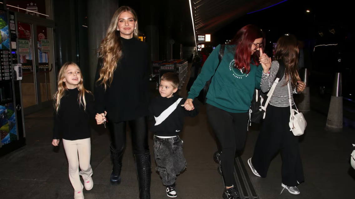 La China Suárez lo consiguió y se fue con sus hijos a Turquía