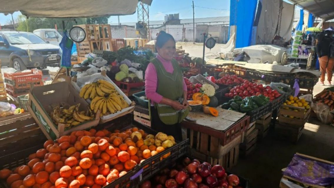 Fuerte aumento de precios en la Feria de Monterrico: �Qu� pas�?