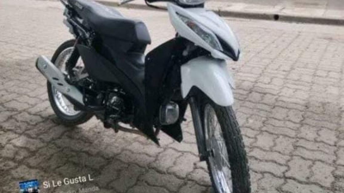 Le robaron la moto a un juje�o en Palpal� y pide ayuda para recuperarla