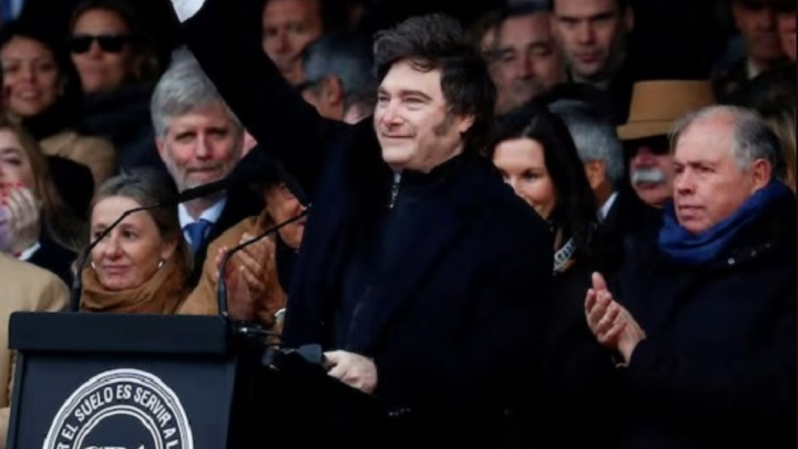 Milei tildó de "genocidas" a los senadores por el aumento del gasto público