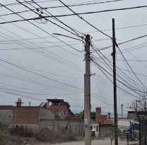 Vecinos del barrio San José alertan por incendio en poste y denuncian múltiples problemas