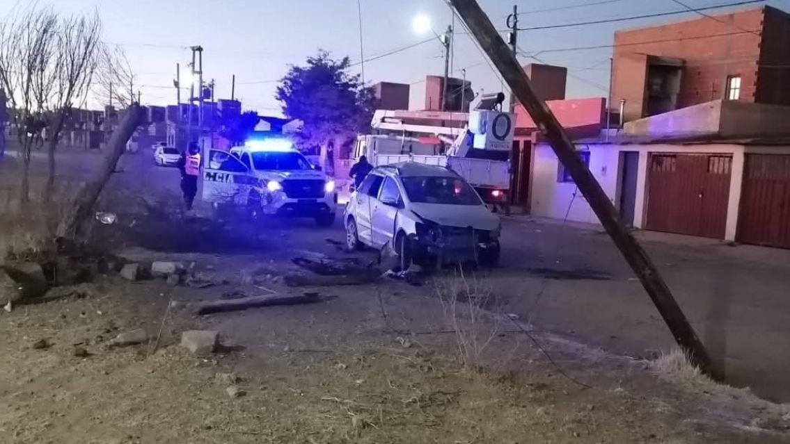 Jujeño manejaba totalmente alcoholizado y volcó: Hay al menos 3 heridos