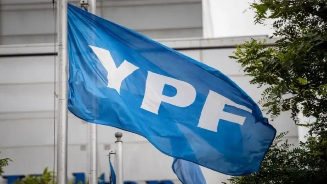 Caso YPF: La jueza Preska ordenó a la Argentina entregar chats de Caputo y Massa