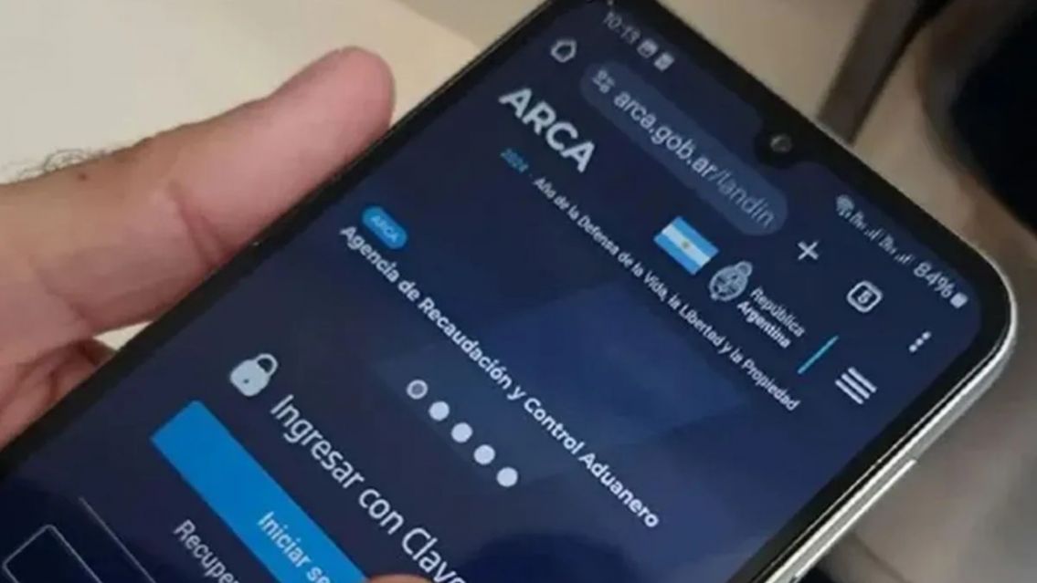 ARCA vigila: el tope de plata que podés transferir de una cuenta a otra en agosto