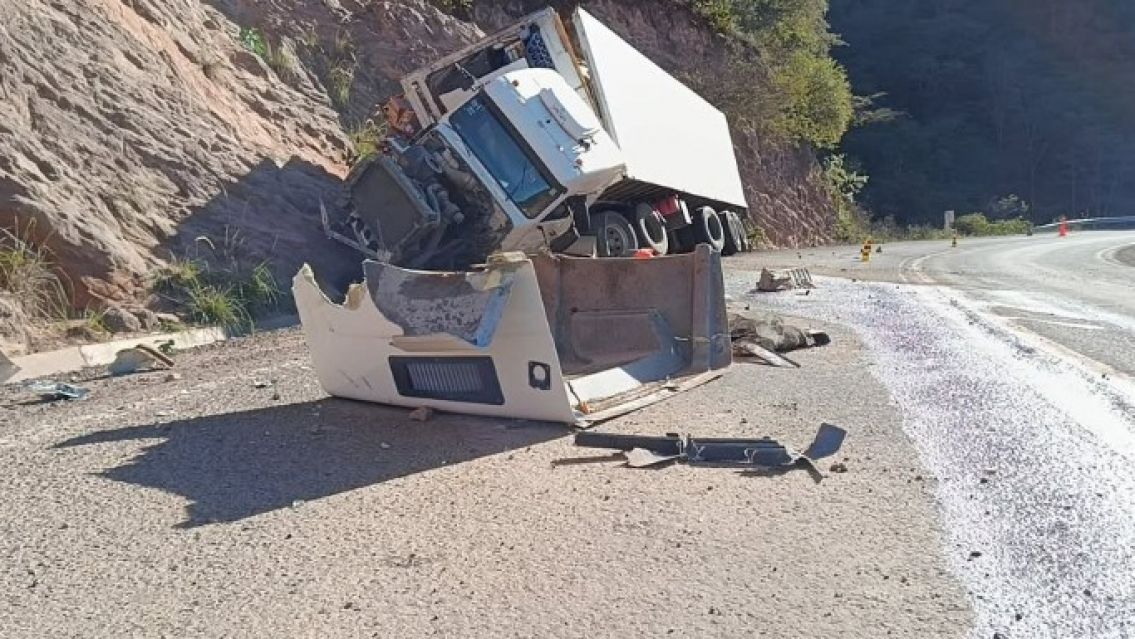 Brutal accidente en Bolivia se cobró la vida de un camionero argentino: Buscan a sus familiares