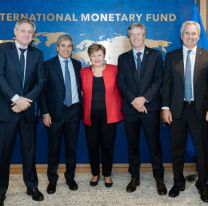 En medio de la suba del dólar el FMI aprobó el envio de 2 mil millones de dólares para Argentina