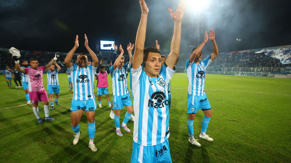 Gimnasia de Jujuy goleó a Colón en casa y recuperó la punta