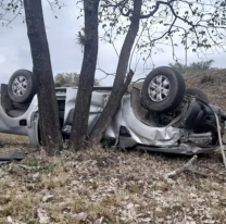 Grave accidente en Jujuy: una camioneta volcó y dejó dos heridos en el acceso sur