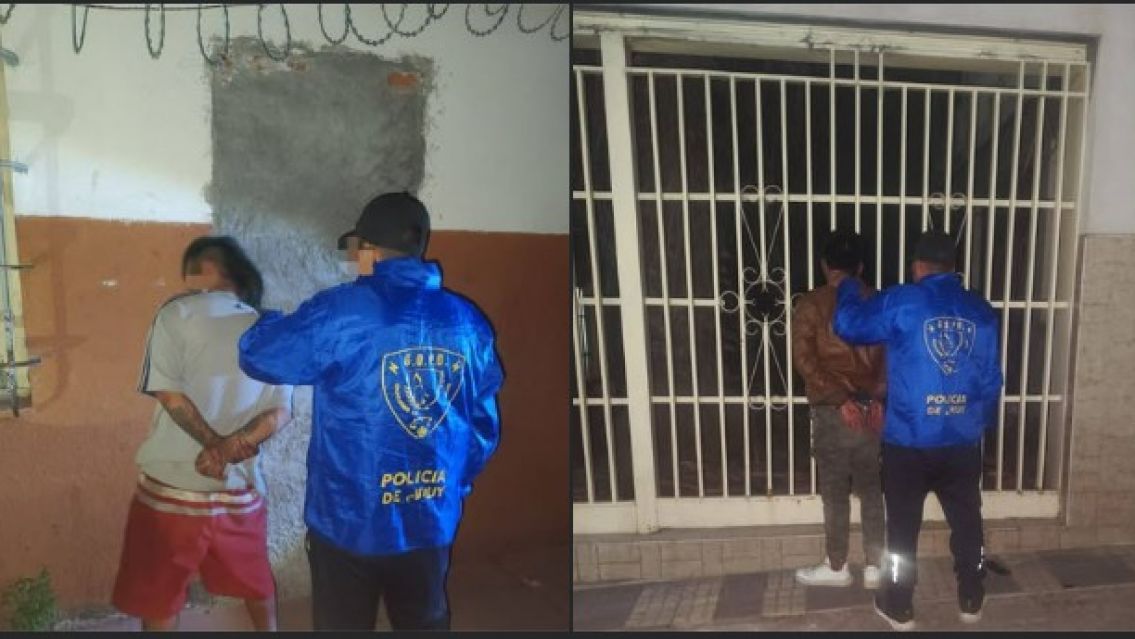 Destrozaron un auto para saquearlo pero la policía de Jujuy logró detenerlos