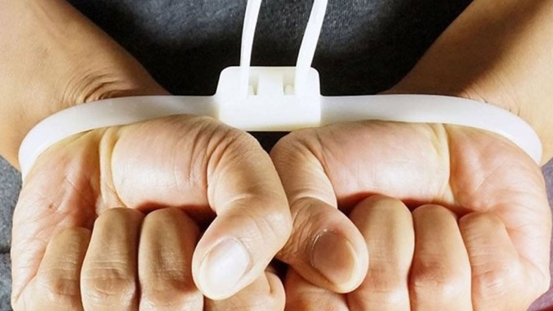 Tensión por un robo en una feria de Jujuy: comerciantes lo dejaron atado