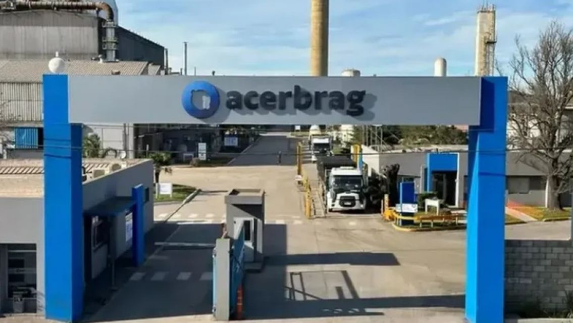 Dos de las principales siderurgícas del país dejaron en la calle a 1200 empleados