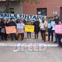 Trabajadores de Fraile Pintado protestan frente al municipio por mejoras salariales y laborales