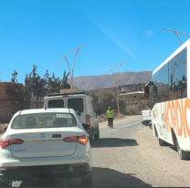 Bronca en Humahuaca: denuncian presuntas prácticas abusivas de guías turísticos en el acceso al pueblo