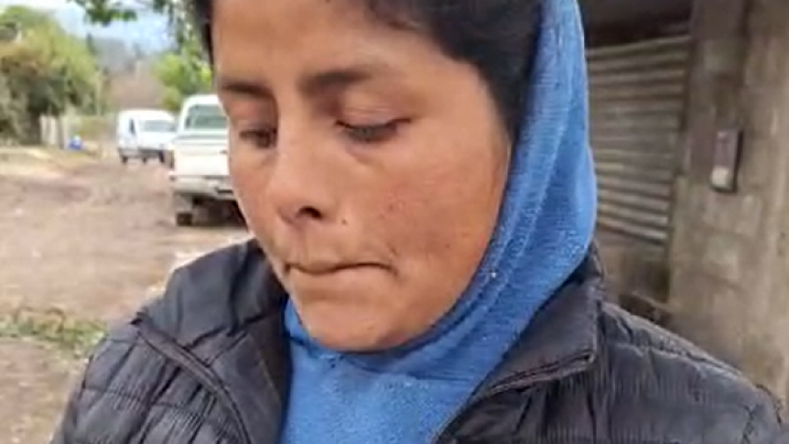 Sin techo y sin respuestas: desalojaron a una jujeña con cuatro hijos y uno sufre discapacidad