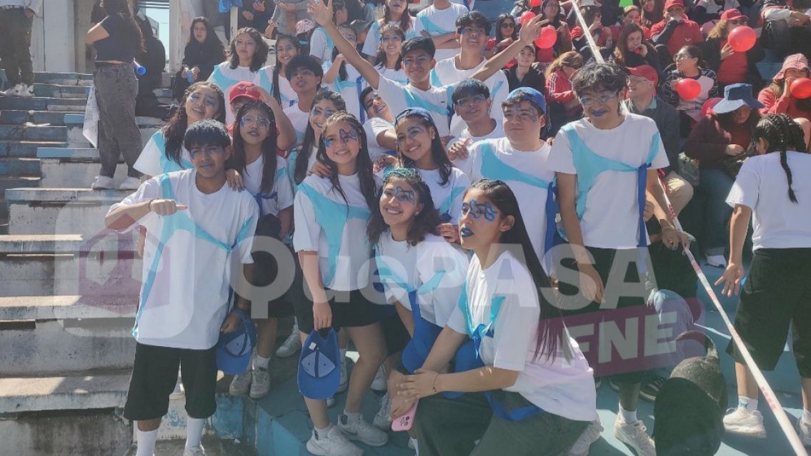 Explotan las tribunas del 23 de Agosto en el primer d�a del Finde Estudiantil