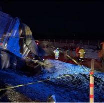 Camión chocó de frente contra un micro: once muertos y más de cuarenta heridos