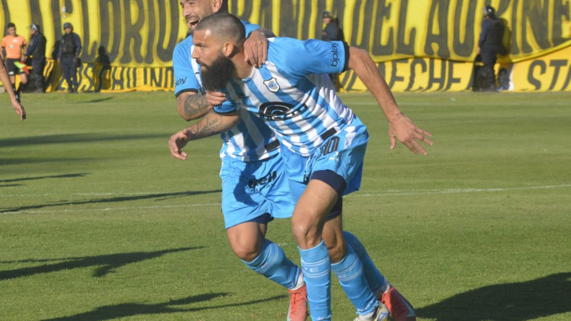 Gimnasia sigue vivo en una larga pelea que se definirá en el último capítulo del torneo