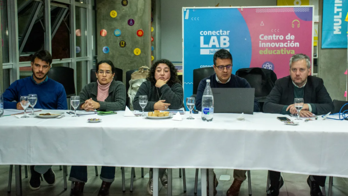 El Gobierno present� una nueva propuesta salarial y mejora condiciones laborales a gremios docentes