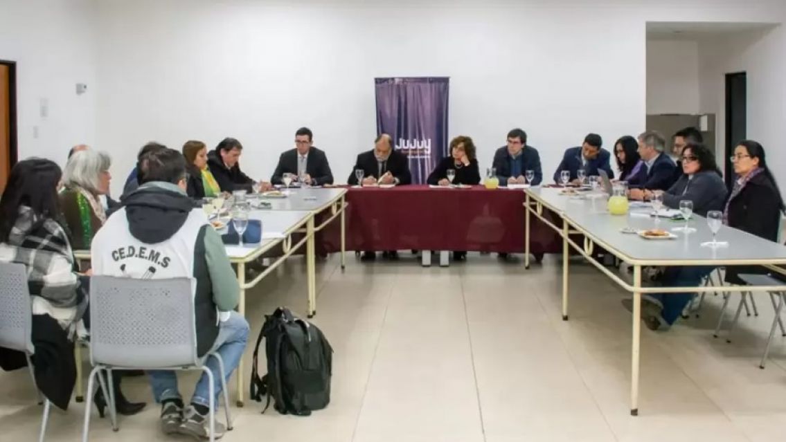 Gobierno de Jujuy presentó nueva oferta salarial a docentes