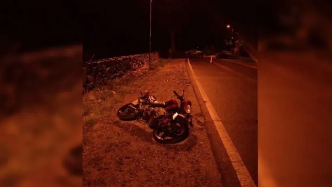 Jujeños iban en moto, derraparon y quedaron inconscientes: están graves en el hospital