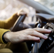 Salió de noche, se pidió un auto para volver y quedó en shock cuando vio al chofer