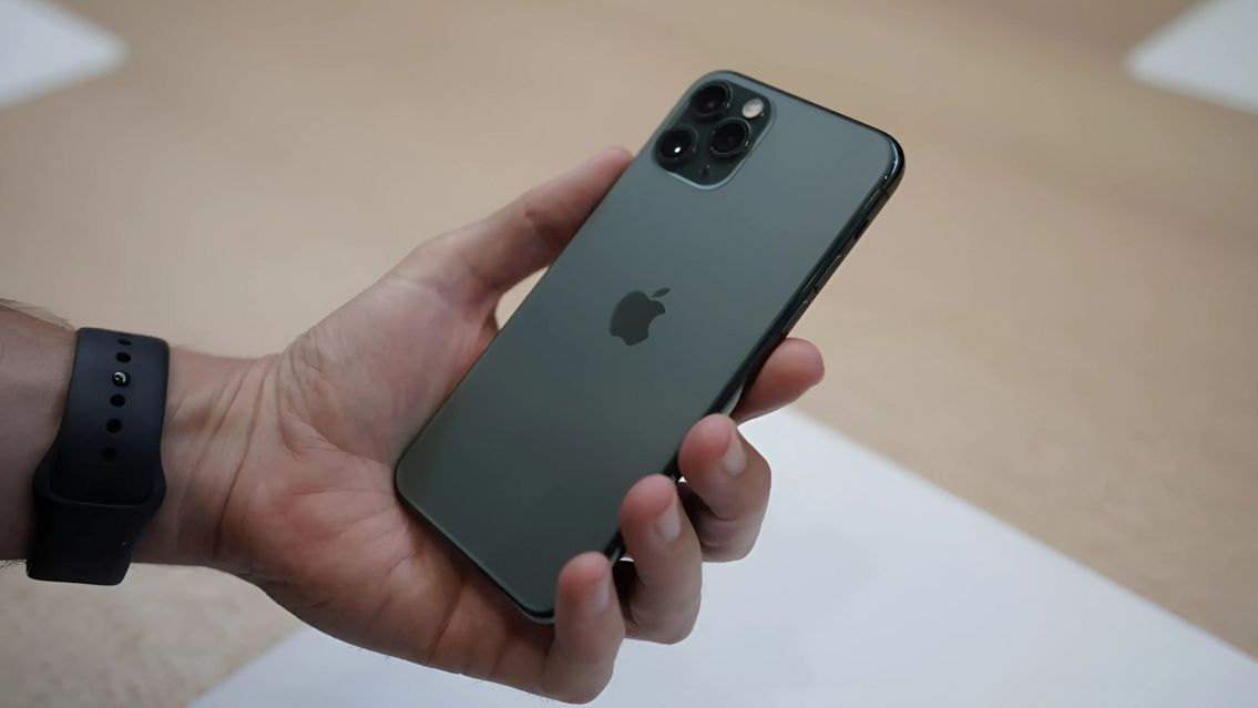 Compr� seis iPhones y recibi� detergente y una caja vac�a: as� lo estafaron