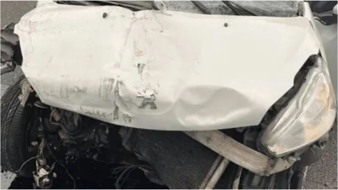 Un reconocido futbolista choc� contra un cami�n y termin� en el hospital