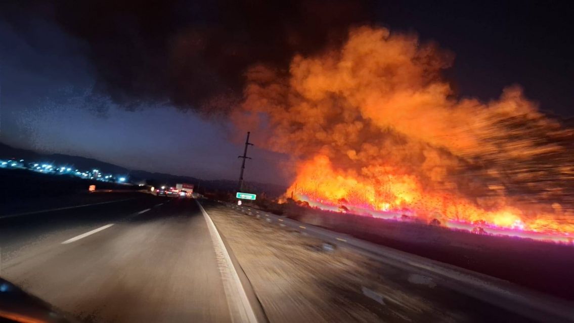 Terrible incendio en Jujuy: el fuego complic� la visibilidad en la Ruta 66