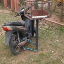 Juje&ntilde;a estaba desatando su moto cuando sinti&oacute; el tir&oacute;n de atr&aacute;s: "se llev&oacute; todo"