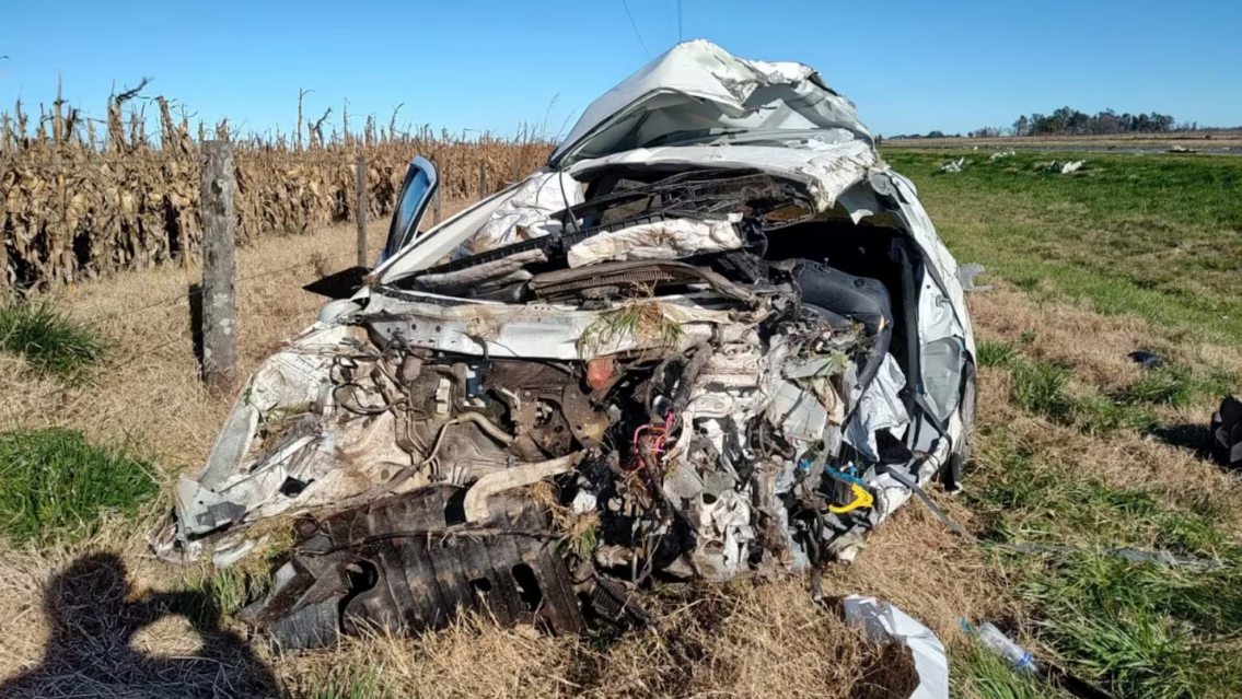 Tragedia en la ruta: as� qued� el auto donde murieron un hombre y sus dos hijos
