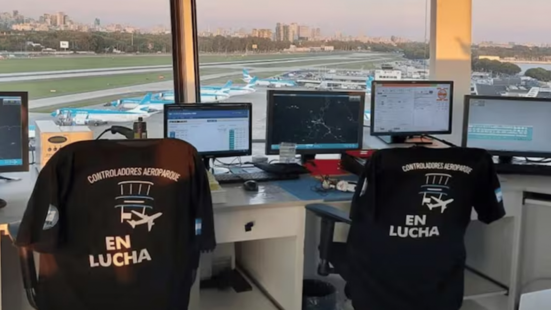 Sigue el paro en los aeropuertos: demoras y cancelaciones de vuelos en todo el país