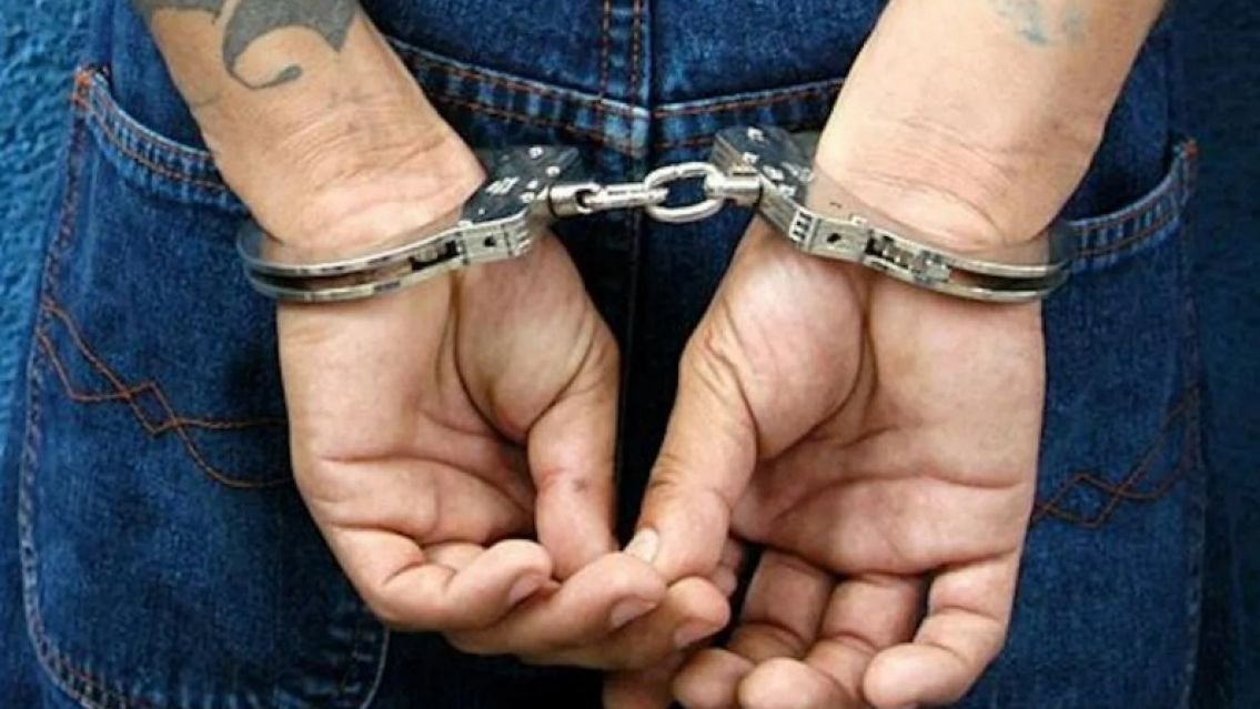 Le contó a su papá que el novio de su mamá le hacía algo terrible y lo denunció