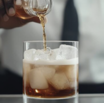 Pidió mayonesa en un bar, no le dieron y no tuvo mejor idea que prender fuego todo