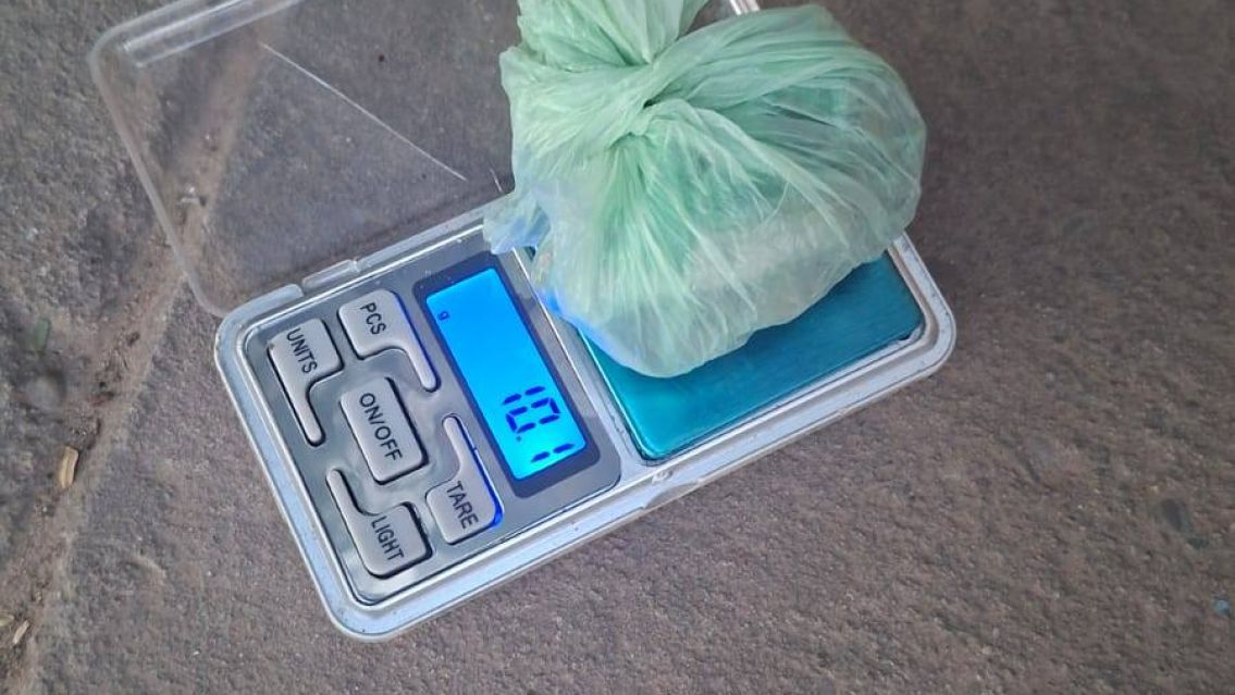 Agarraron a un pibito de 18 años con un poco de "fasuli": Lo metieron preso