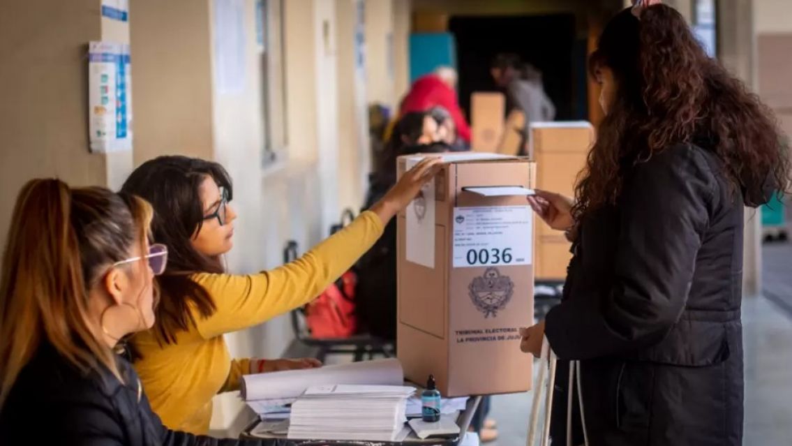 "Cobr�s m�s que un sueldo": el vi�tico que enciende la campa�a electoral