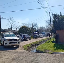 Encontraron muerta a una mujer enterrada en el patio y sospechan de su hija