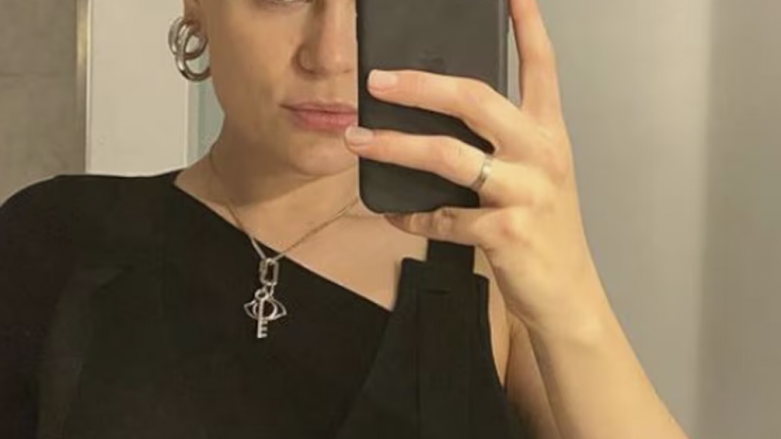 Cantante muy querida crey� haber superado el c�ncer pero tuvo una reca�da