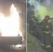 Se puso a prender fuego todos los autos estacionados y no vio que lo grababan