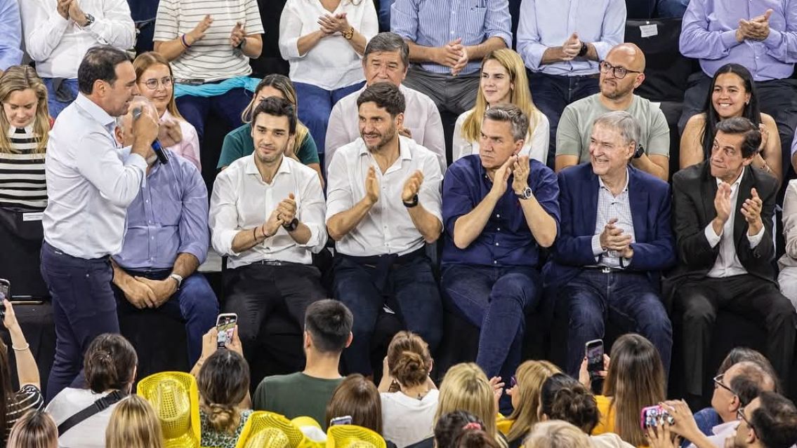 Sadir acompañó el cierre de campaña de Juan Pablo Valdés en Corrientes